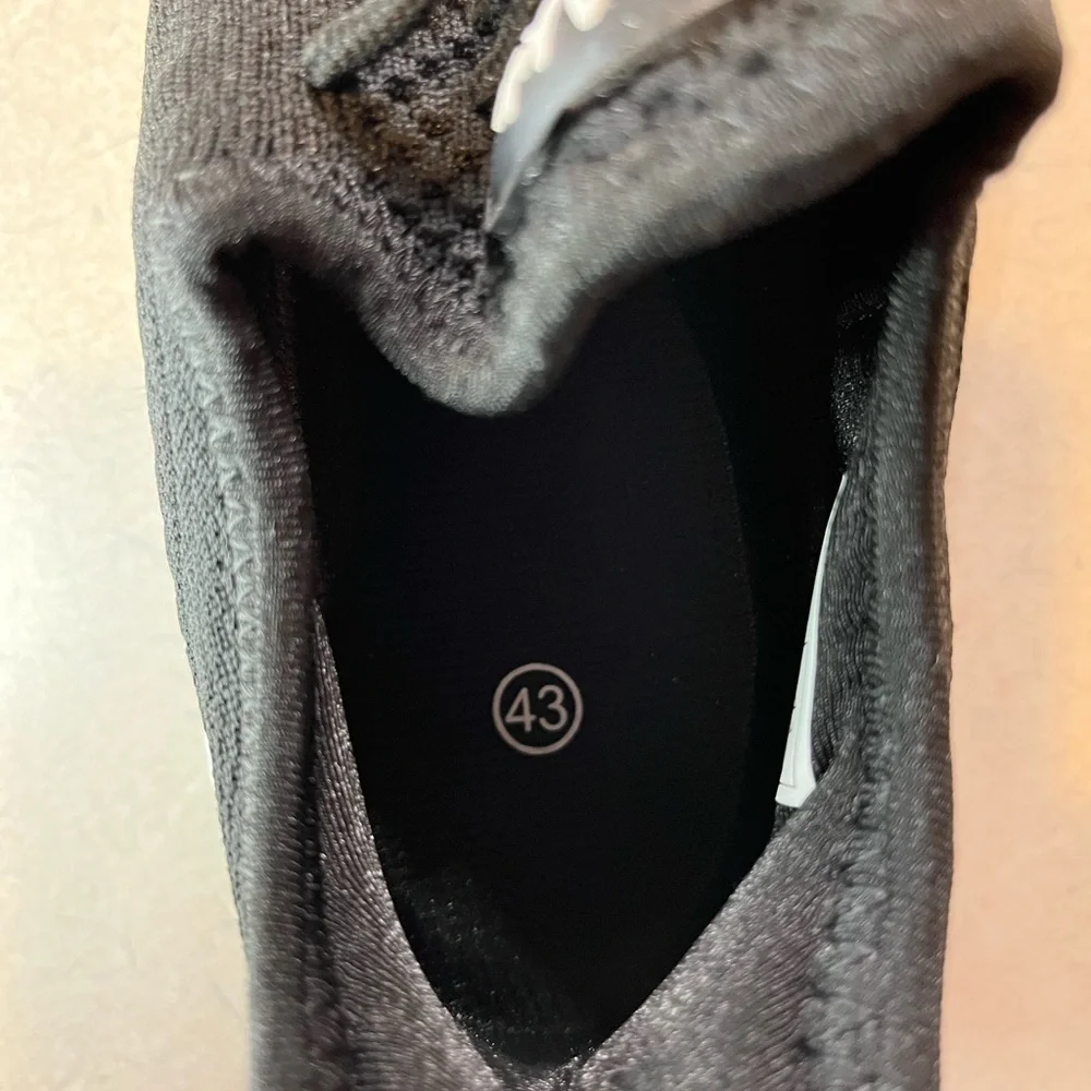 NWT Black AKK Women’s Walking Tennis Shoes-Slip On Memory Foam Lightweight